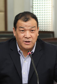 张伟